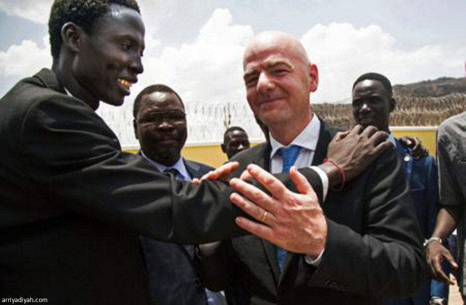 رئيس الفيفا يزور جنوب السودان
