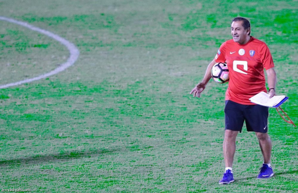 نزلة برد تغيب درويش والعابد عن الهلال