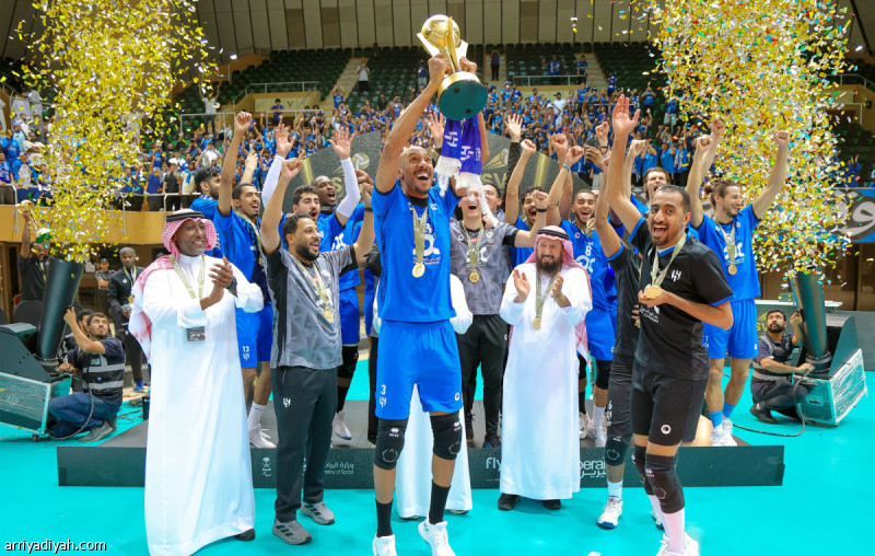 الهلال يتوج بـ «نخبة» الطائرة