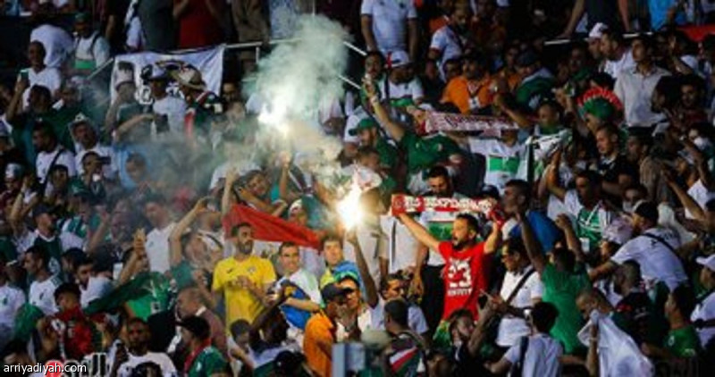 «كاف» يعاقب الجزائر قبل مواجهة السنغال