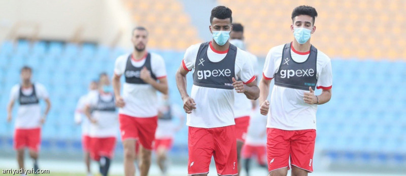 الشابي يطالب لاعبي أبها بـ«الجدية والتركيز»