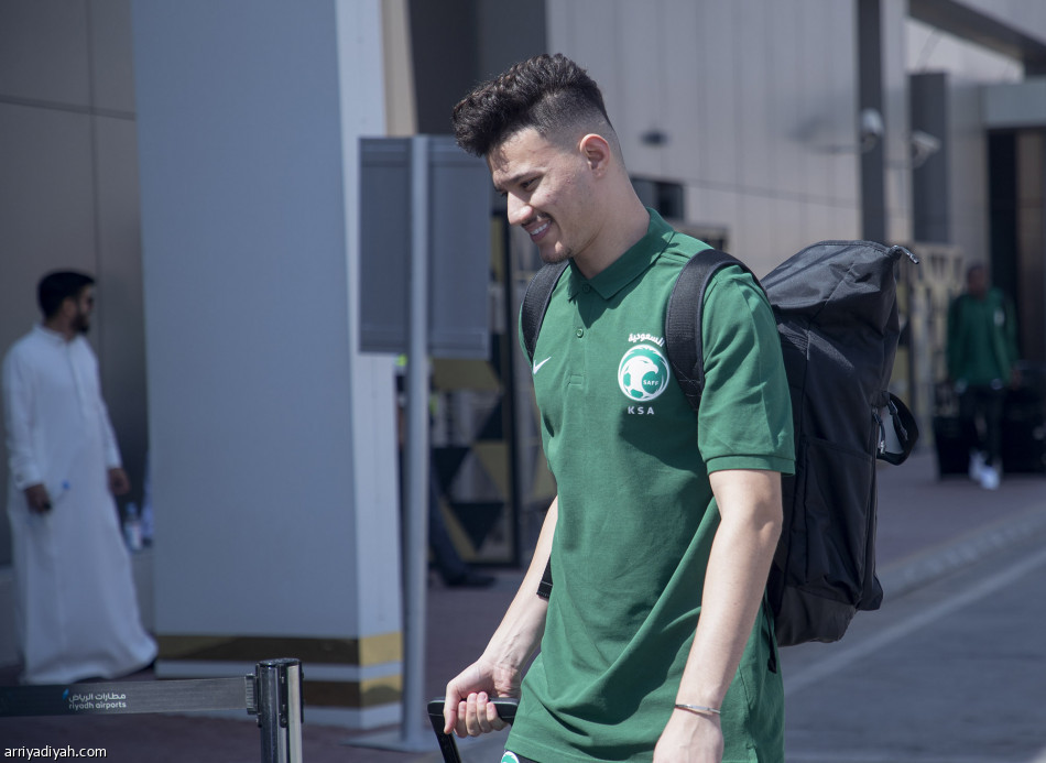 الأخضر يغادر إلى أبوظبي