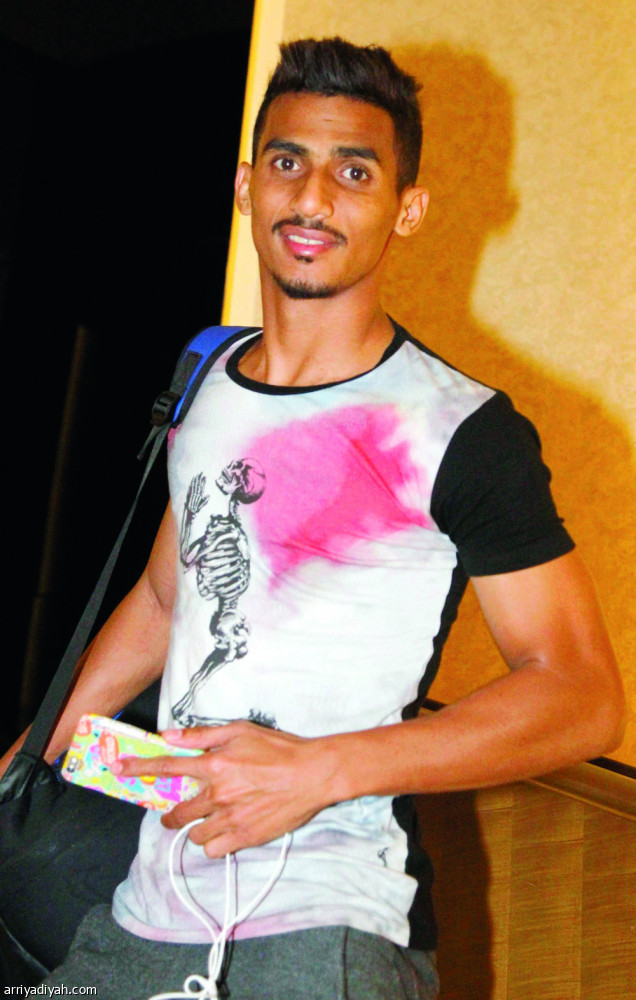 “جوال” سالم مغلق وباخشوين طرد من الفندق