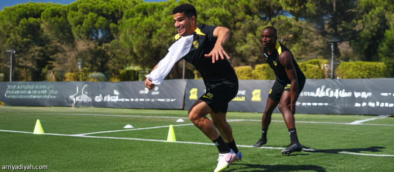 مدرب الاتحاد لوران بلان يضع برنامجًا خاصًا للاعبين الدوليين في المعسكر الإعدادي بالبرتغال