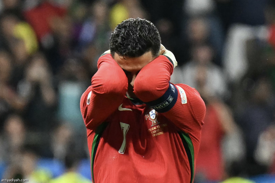 خلال 32 يوما.. رونالدو يبكي مع النصر والبرتغال.. والنهاية مختلفة