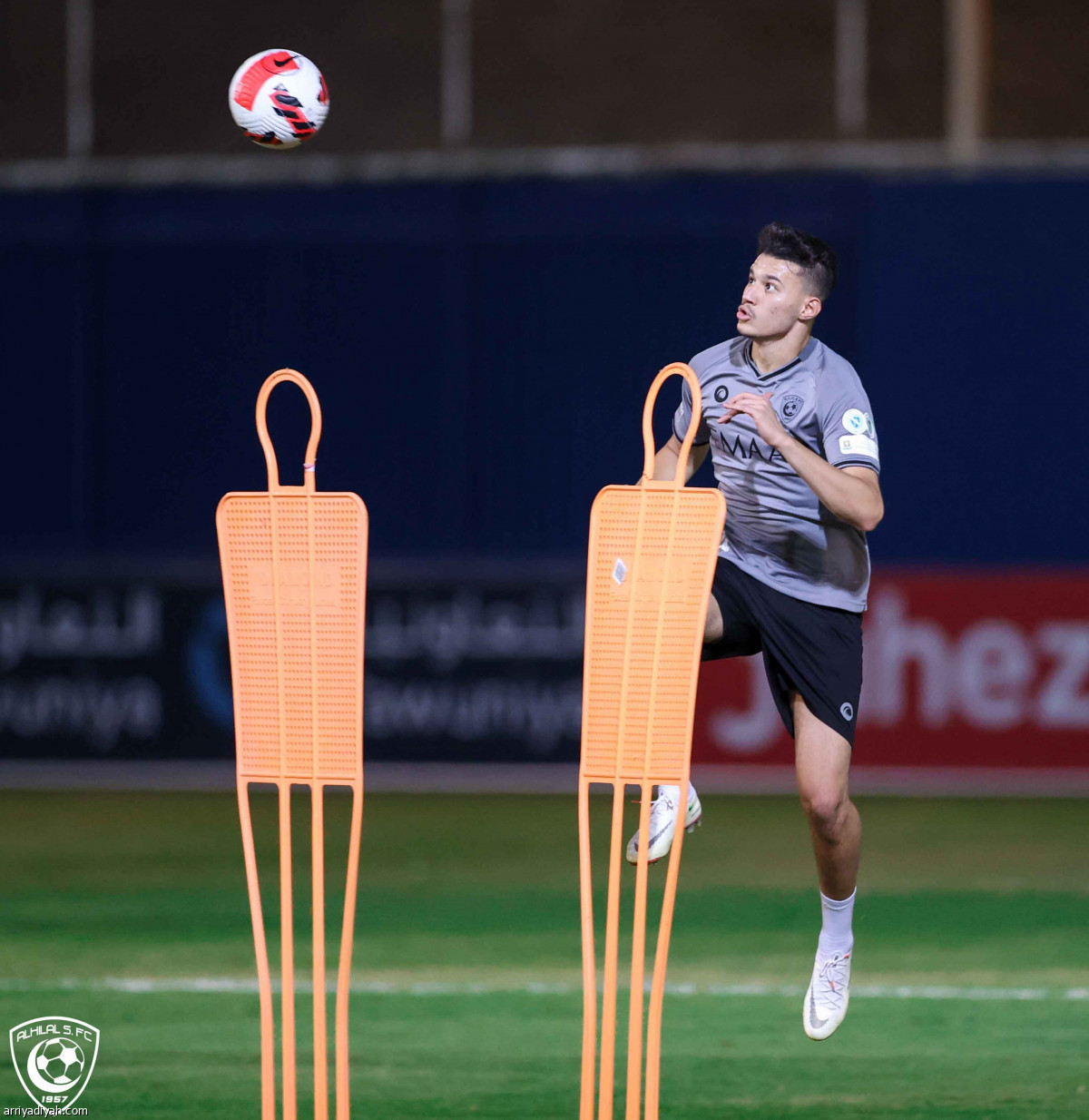 الهلال.. مناورة وتكتيك