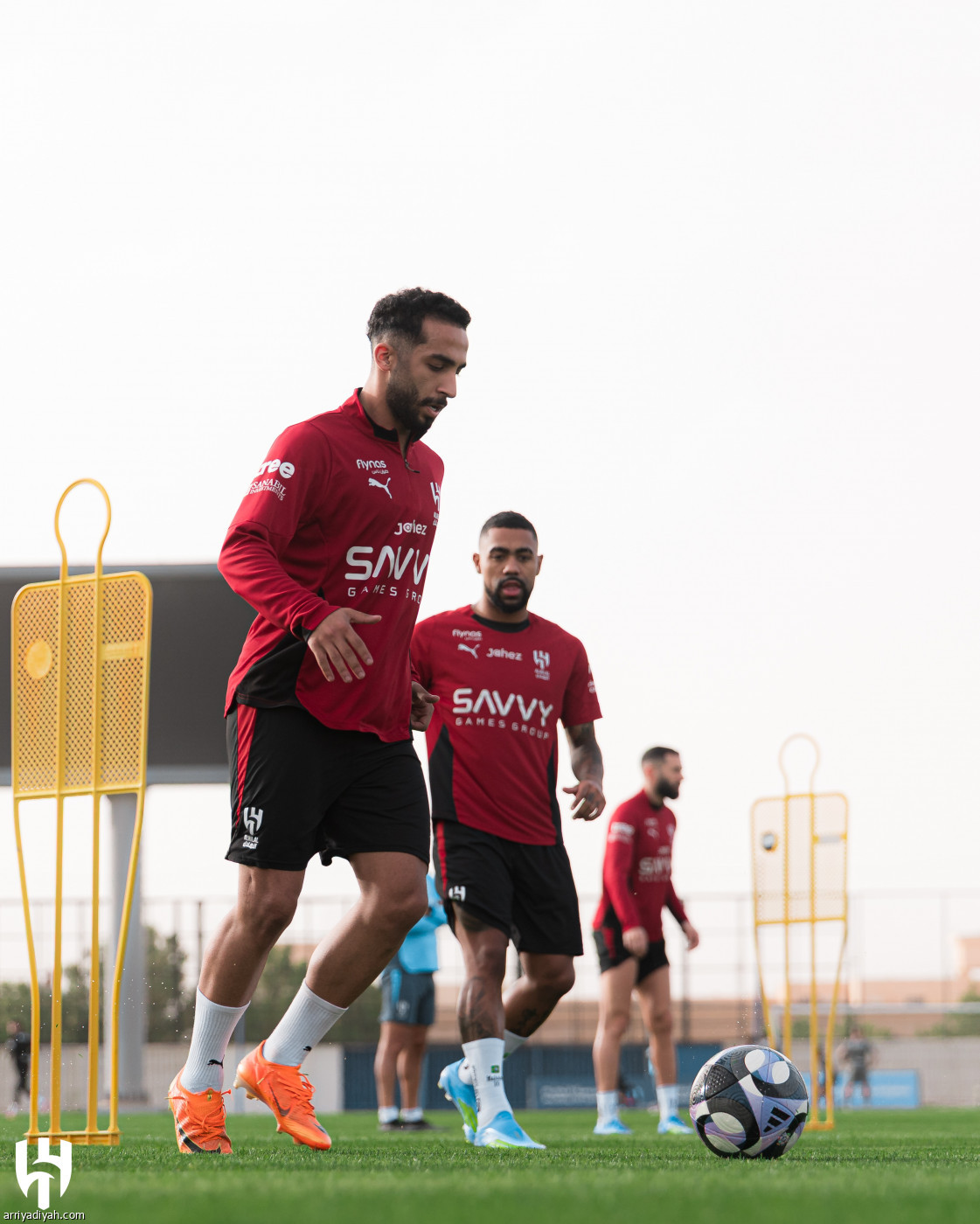 الأزرق يتأهب