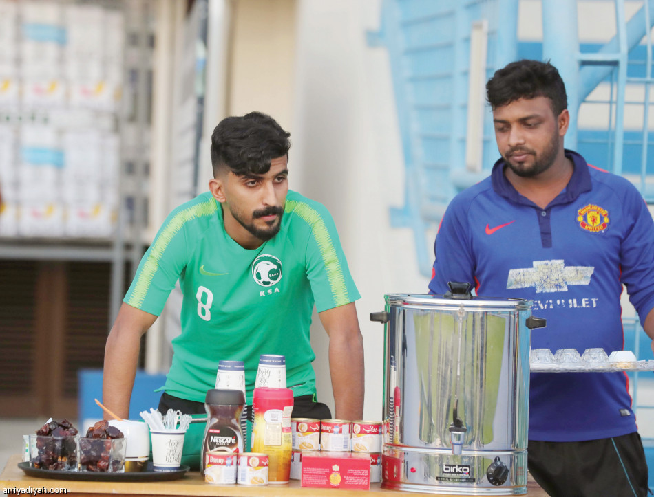 درجات عالية من الرطوبة أثناء تدريبات لاعبو المنتخب السعودي