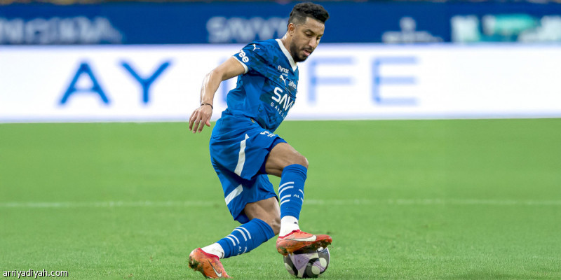 سالم الدوسري يتصدر قائمة صناع الأهداف في دوري روشن السعودي