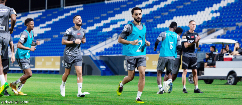 تتويج الهلال بطلًا لدوري روشن السعودي في حفل بملعب المملكة أرينا يوم الجمعة