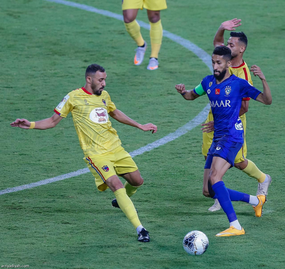 الزعيم يمزق الأحلام.. وينتزع تاج الدوري