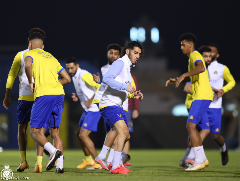 اختتم فريق النصر استعداداته لمواجهته أمام القادسية، السبت، ضمن الجولة الرابعة من دوري كأس محمد بن سلمان، حيث لجأ الجهاز الفني إلى عدد من اللاعبين الشبان لاستكمال الفريق، بعد تعرض مجموعة من العناصر بفيروس كورونا.