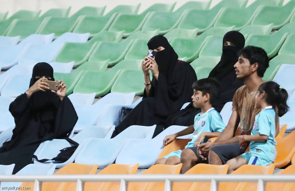 بسهولة 
الهلال يتجاوز العُماني