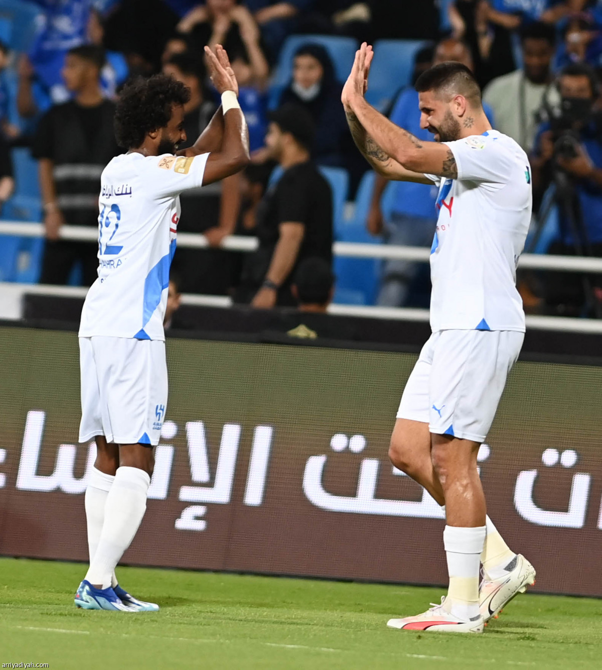 الهلال يحلق بالصدارة