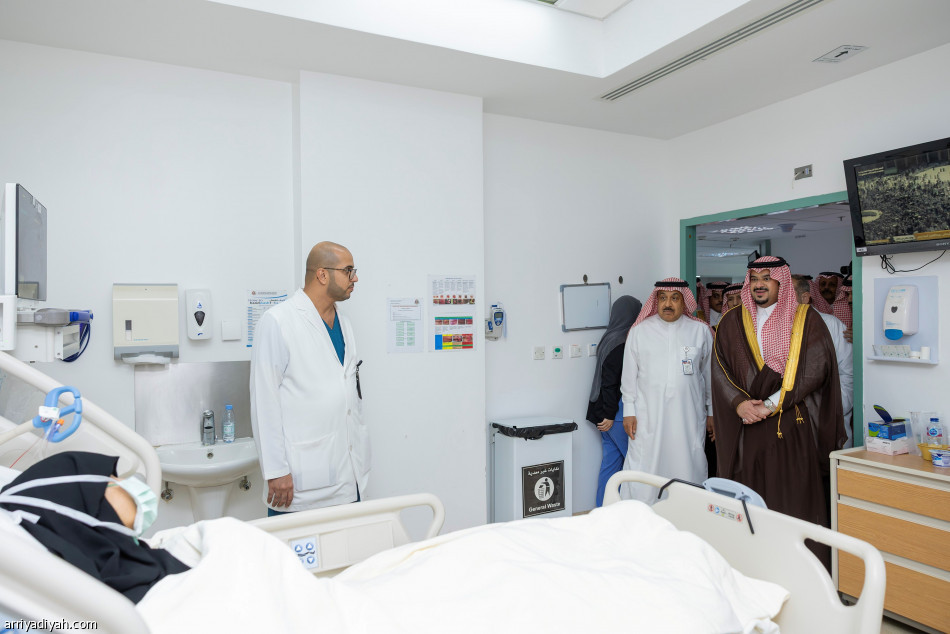 نائب أمير الرياض يطمئن على مصابي عدوان الميليشيا الحوثية الإرهابية