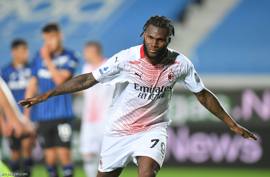 ميلان ويوفنتوس يصعدان إلى الأبطال