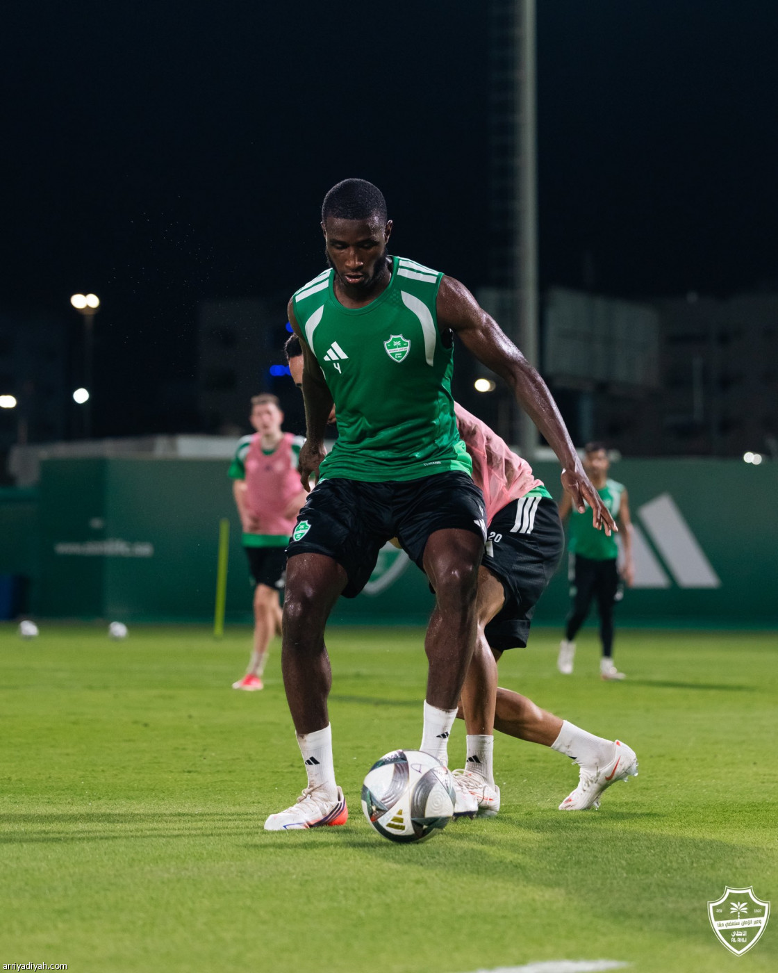 الأهلي يعود
