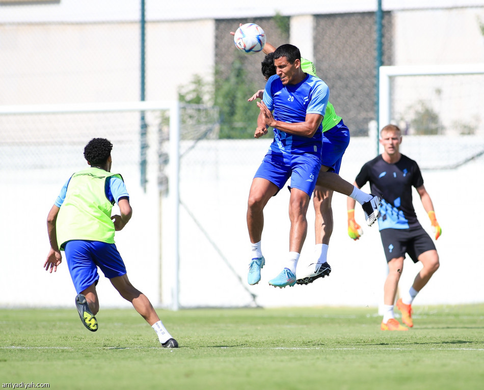 الفتح ينتقل إلى أبوظبي قبل مواجهة النصر