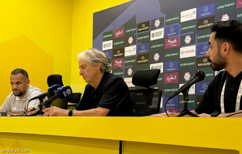جورجي جيسوس يؤكد بناء فريق النصر للمنافسة على الألقاب ويعبر عن قلقه من فترات التوقف