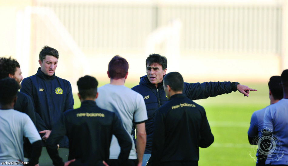 جوستافو يختبر خطة متصدر الدوري