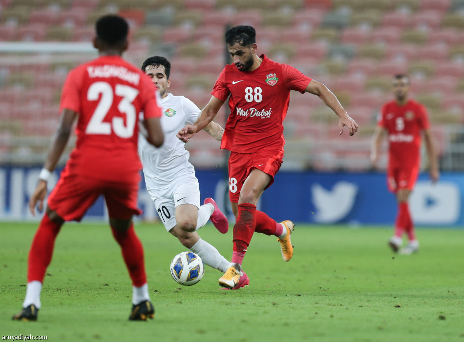 شباب الأهلي يتخطى آهال بثنائية كارتابيا