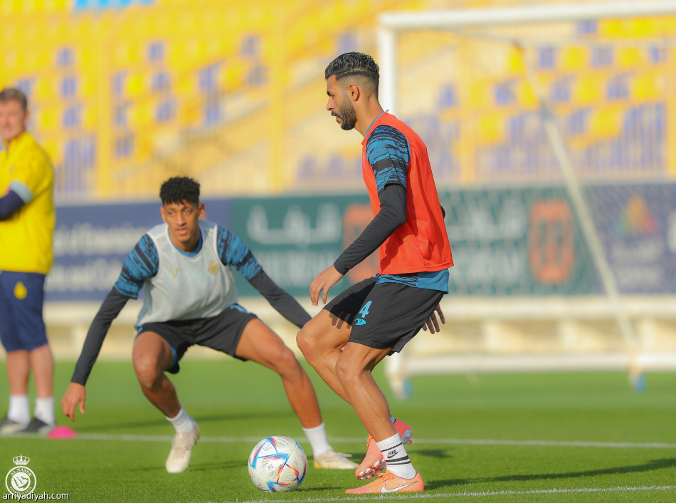 النصر يبدأ تحضيرات مواجهة الفتح