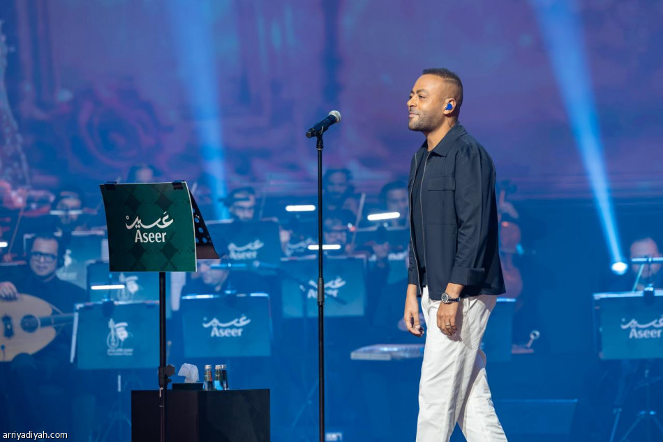 عاشور يسلطن مسرح المفاتحة بـ«هيجيلي موجوع»