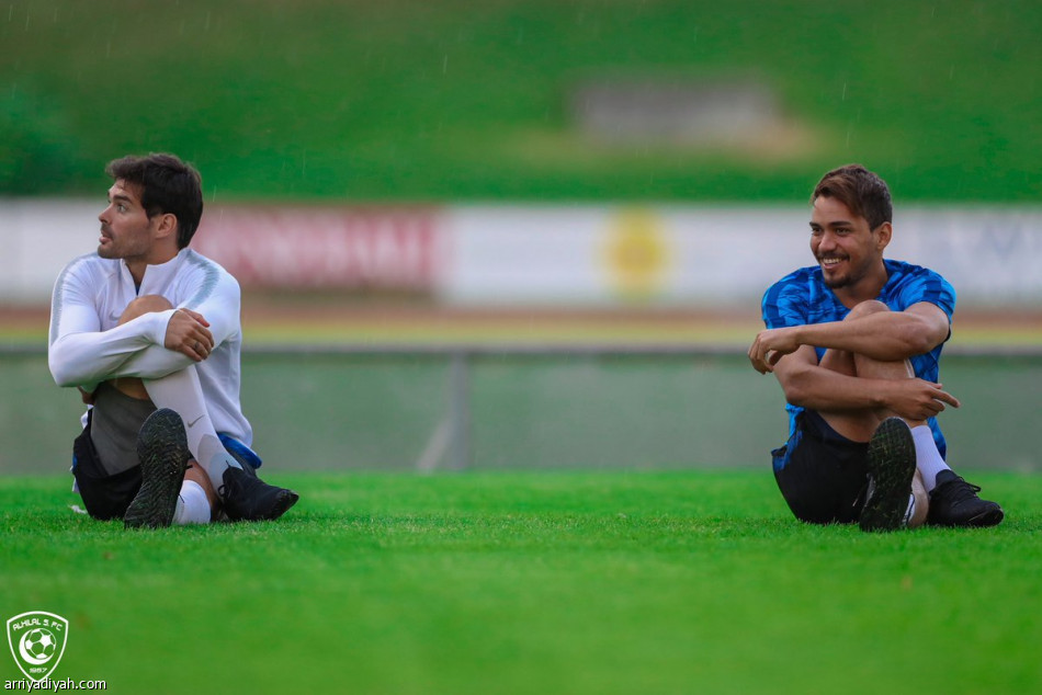 تحت الأمطار.. الهلال ينطلق في لينز