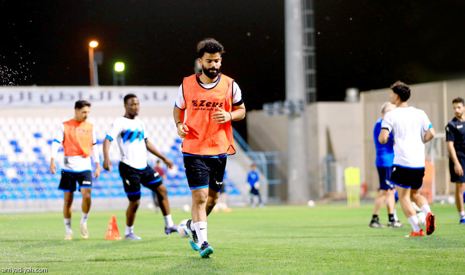 سانتو يفاضل
بين كوستا والناشري