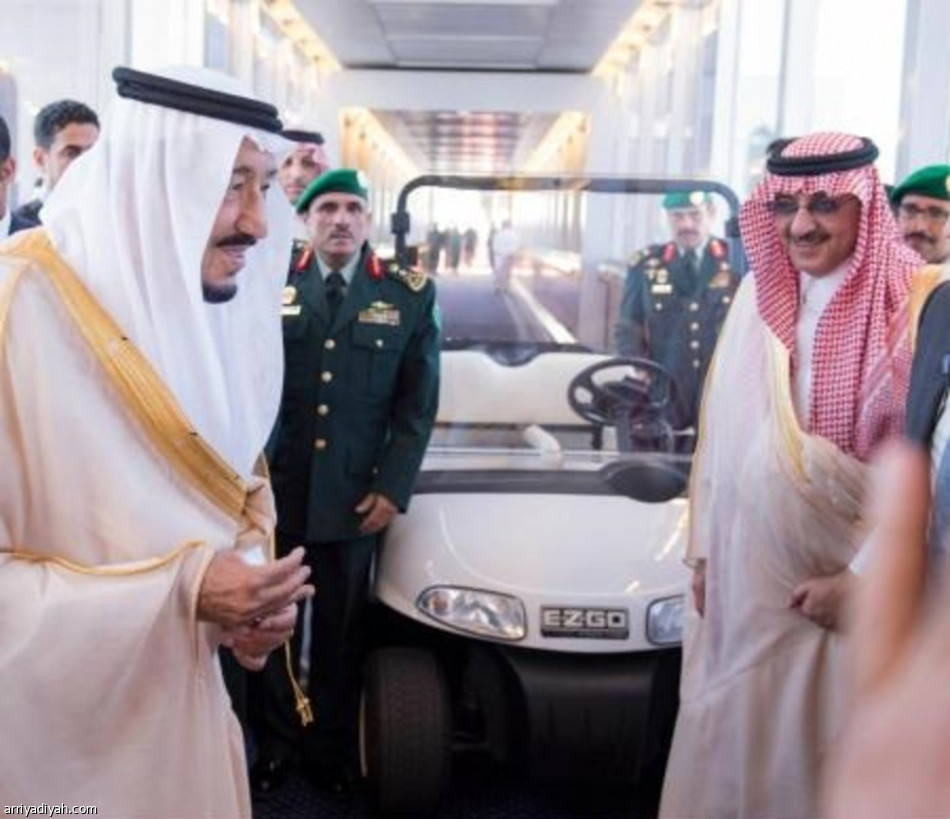 خادم الحرمين الشريفين يتوجه إلى خارج المملكة في إجازة خاصة وينيب ولي العهد في إدارة شؤون الدولة