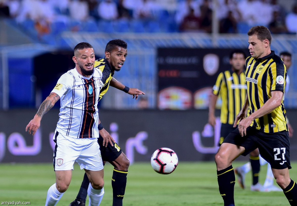 بالتخصص.. الشمراني يعمق جراح الاتحاديين