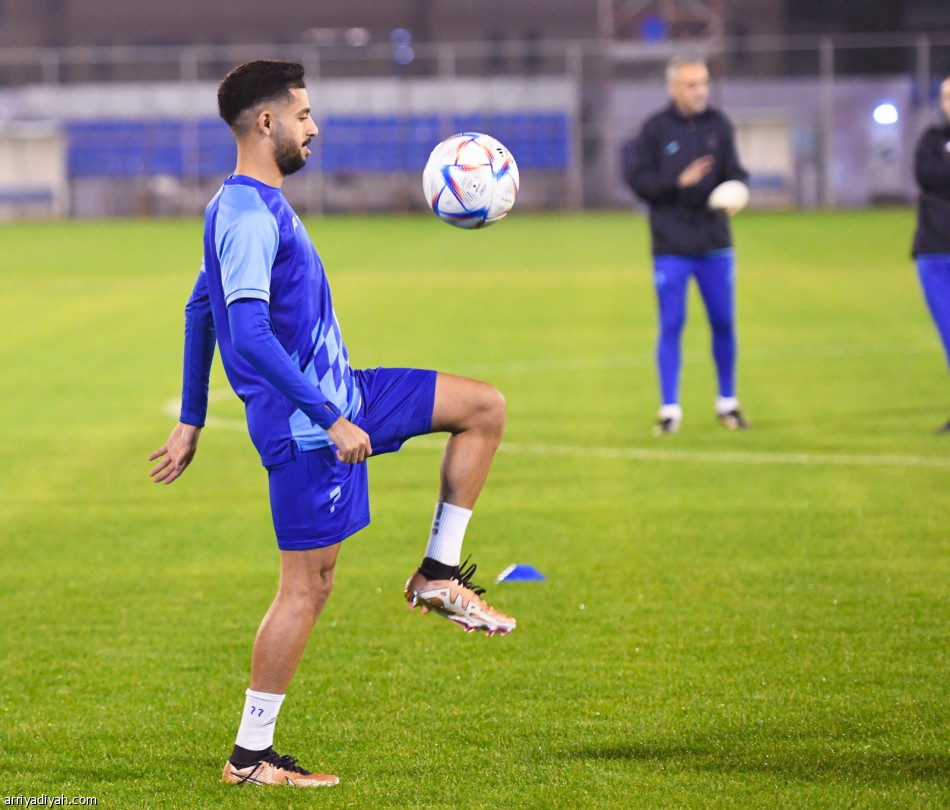 الغنام وتيلو يدعمان الفتح أمام النصر