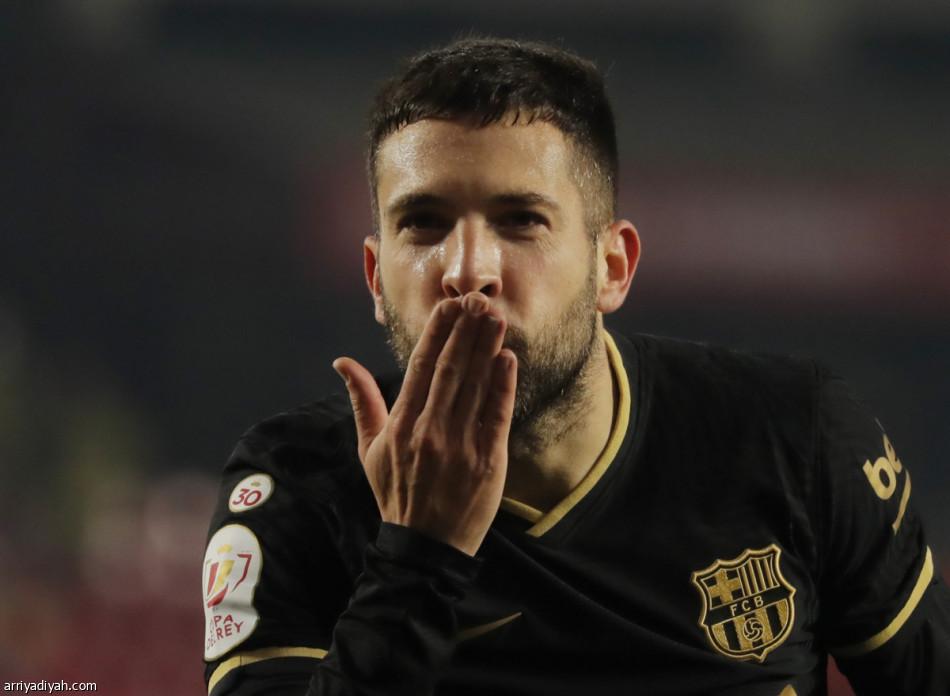 برشلونة يحبط مفاجأة غرناطة ويتأهل إلى نصف النهائي