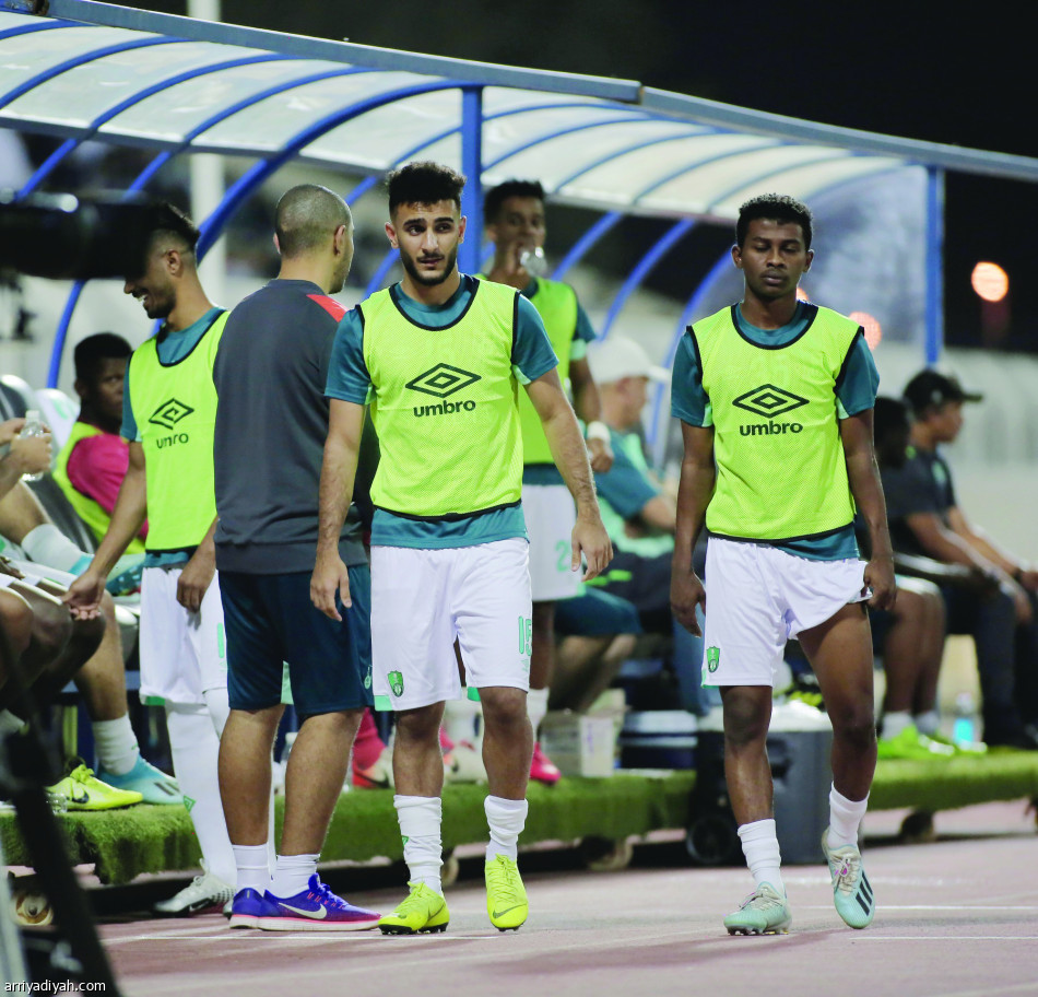 المحمدي يمنح  المجحد  فرصة الظهور أمام الفتح