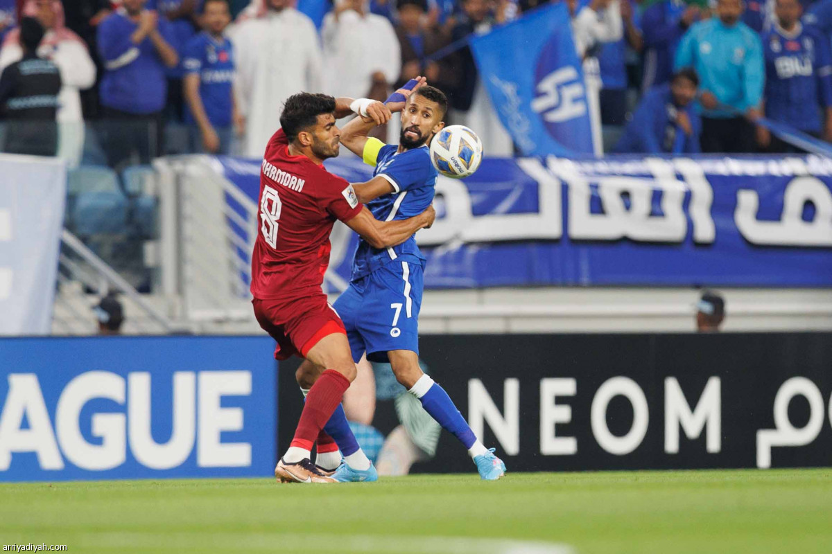 الهلال يعبر