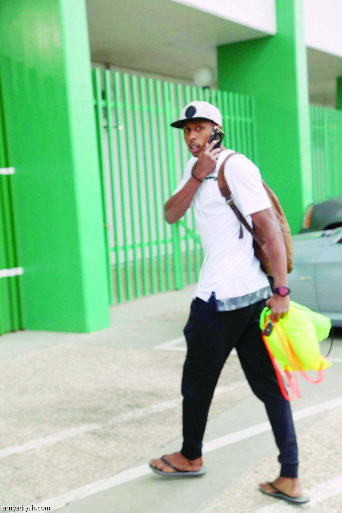 4 أهلاويين يتخلفون عن رحلة العودة