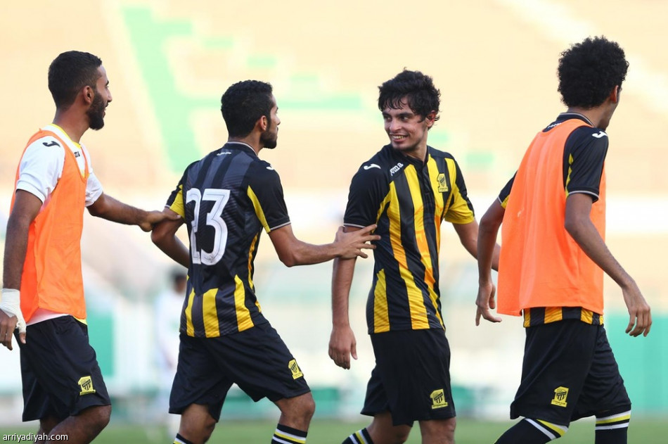 الاتحاد يكتسح الأهلي بثلاثية في كأس فيصل