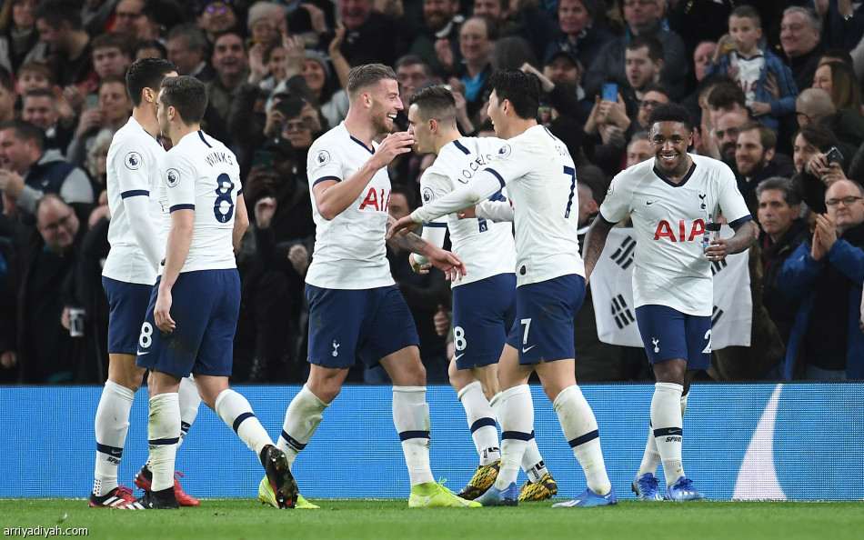 «سبيرز» يضرب السيتي.. ويقرب ليفربول من «الحسم»