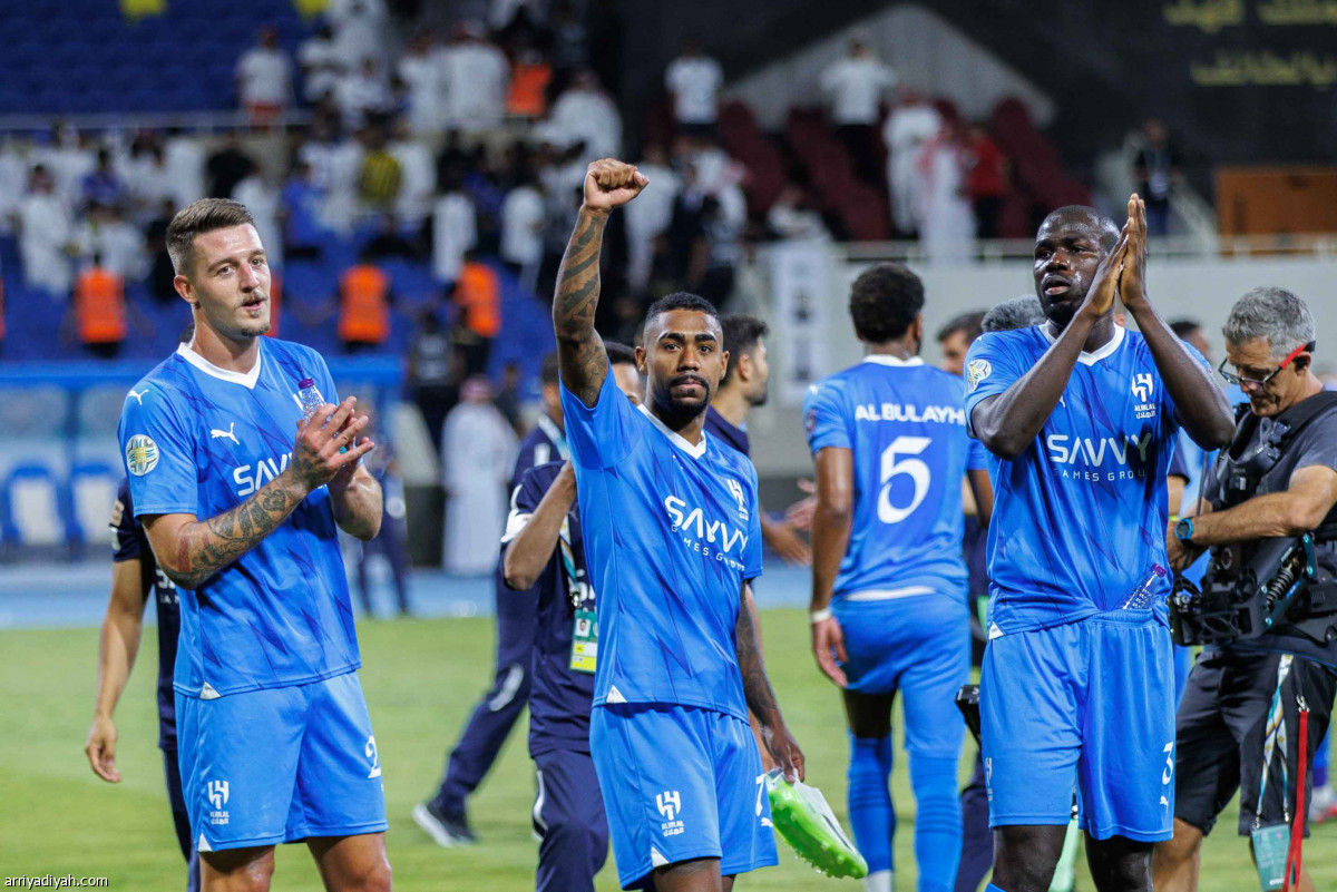 الهلال يتأهل