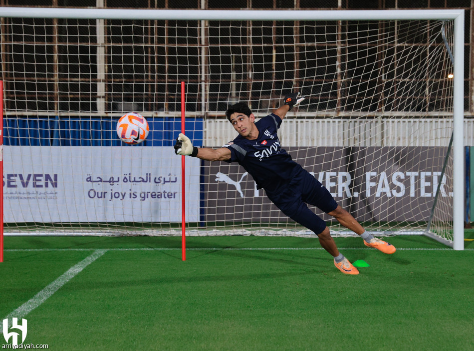 قبل الفيحاء.. بونو يشارك في تدريبات الهلال