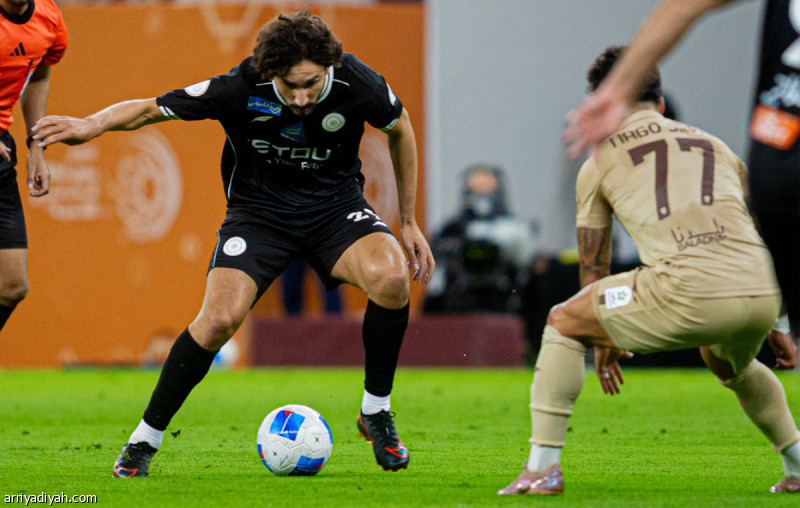 الشباب: نطالب بوقفة حازمة.. بعد أخطاء تحكيمية مجحفة