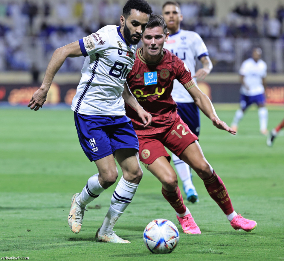 بـ10 لاعبين.. العدالة يخطف نقاط الهلال