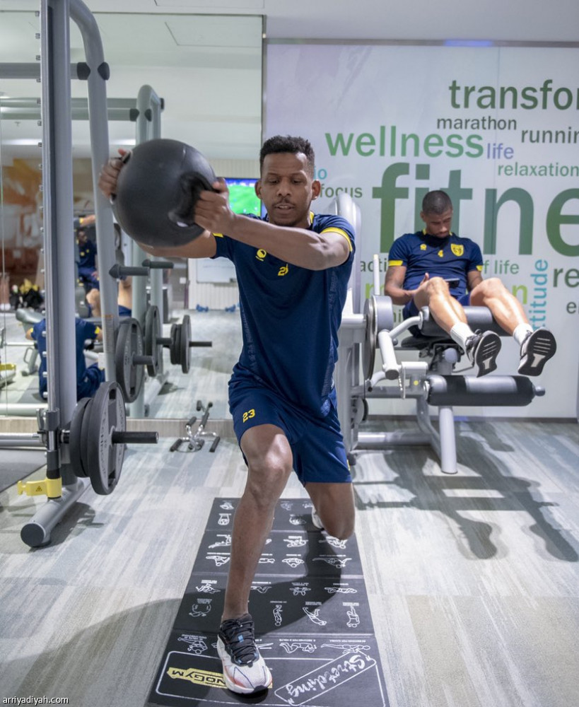 التعاون يستعد على فترتين في البحرين