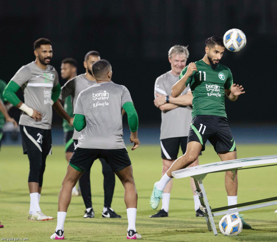 أمام الصين..
الشهراني والفرج ثابتان