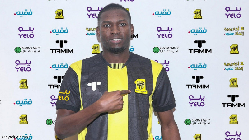 “Omar Hawsawi to Stay with Al-Ittihad: Contract Renewal for an Additional Season Agreed with Al-Jeddawi Club Management”