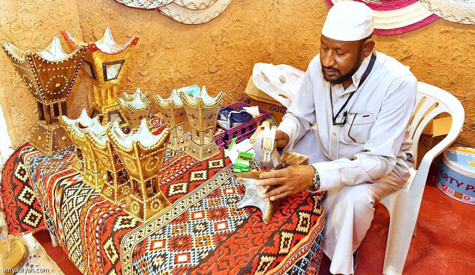 بيت حائل..
خوص.. سدو وفنون