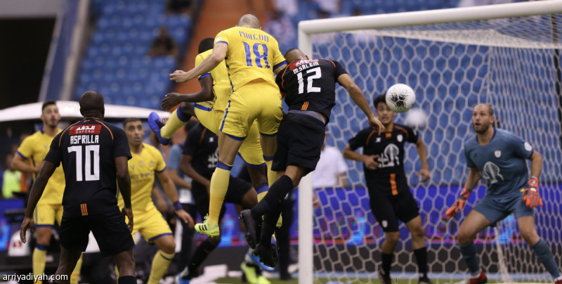 الشباب يتمسك بـ«المدرج الشمالي» أمام النصر