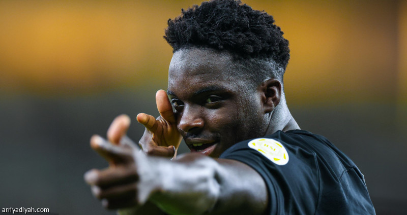 نادي الاتحاد يوقف انتقال طلال حاجي إلى سيلتا فيجو ويقترب من إعارته إلى الرياض