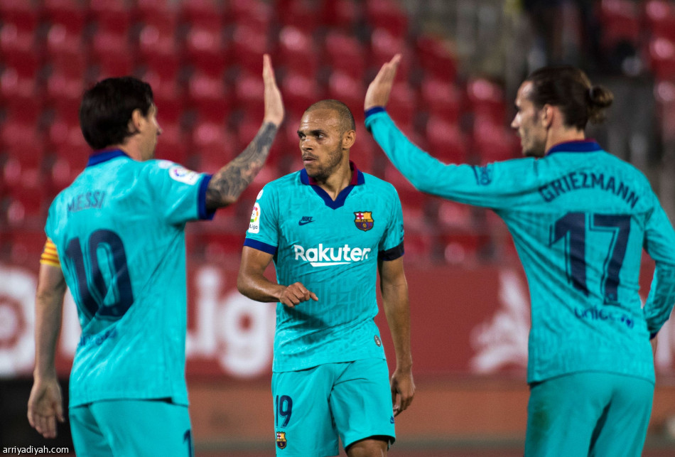 برشلونة يطرب.. وميسي يبصم على الرباعية