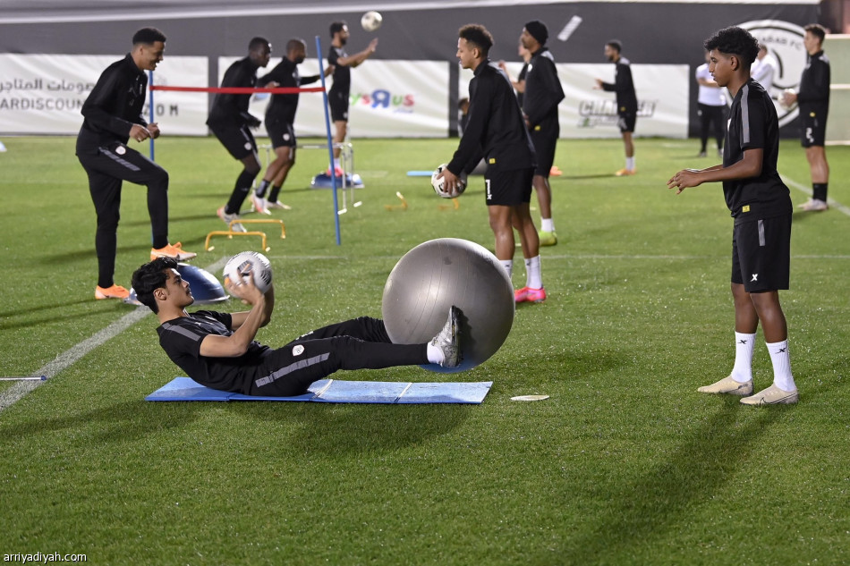 أجواء الكلاسيكو تسيطر على تحضيرات الشباب والاتحاد